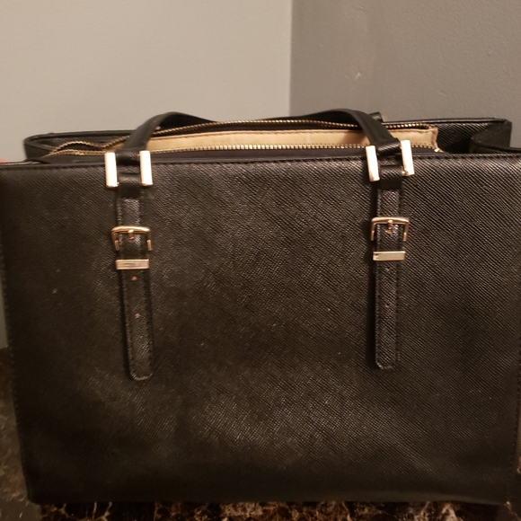 Guess Bag - Picture 2 of 4